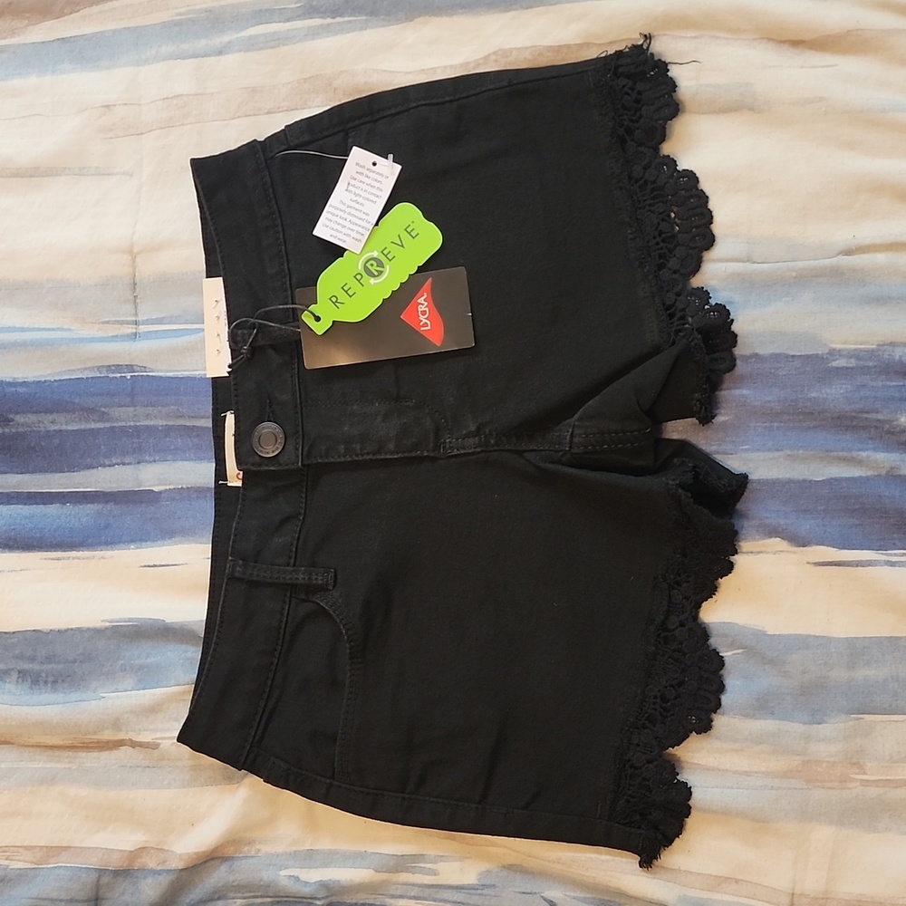 SO Girl's Black Crochet Edge Mid-Rise Shortie Shorts, Size 12 NWT